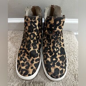 Steve Madden Leopard print mini boots